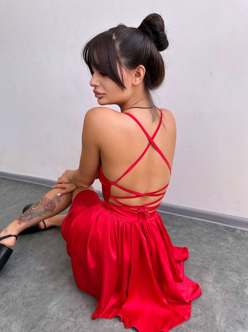 Шовкова сукня з пишною спідницею та шнурівкою на спинці | PUSHKA SHOP