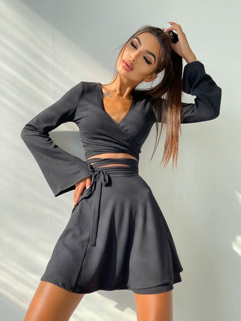 Комплект: топ с завязками на талии + юбка с запахом Комплект: топ с завязками на талии + юбка с запахом | PUSHKA SHOP