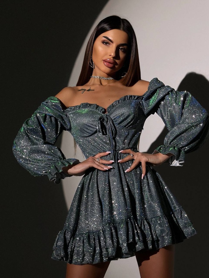 Блискуча сукня з чашечками та пишною спідницею | PUSHKA SHOP