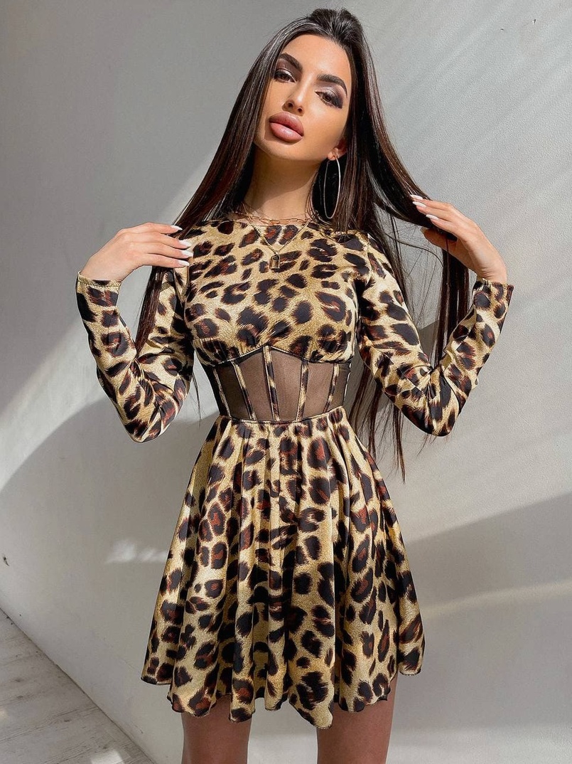 Приталенное платье с корсетной вставкой и  юбкой-солнцем   | PUSHKA SHOP