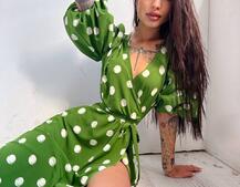 Платье миди в горох с запахом и объемными рукавами Платье миди в горох с запахом и объемными рукавами | PUSHKA SHOP