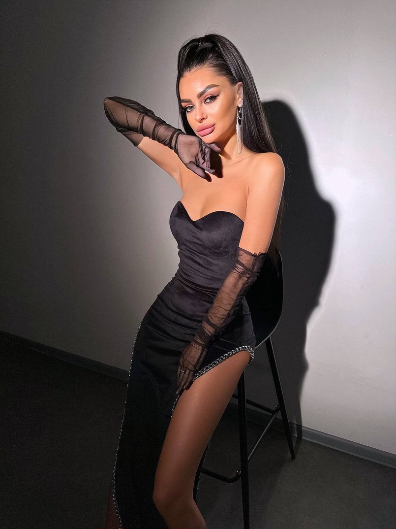 Оксамитова сукня , декорована ланцюгами + рукавички Чашечки з ефектом push up Оксамитова сукня , декорована ланцюгами + рукавички Чашечки з ефектом push up | PUSHKA SHOP