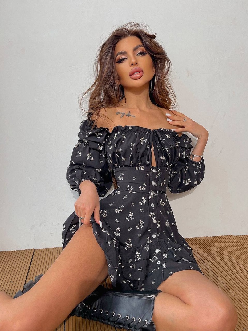 Сукня з квітковим принтом з воланами на ґудзиках Сукня з квітковим принтом з воланами на ґудзиках | PUSHKA SHOP