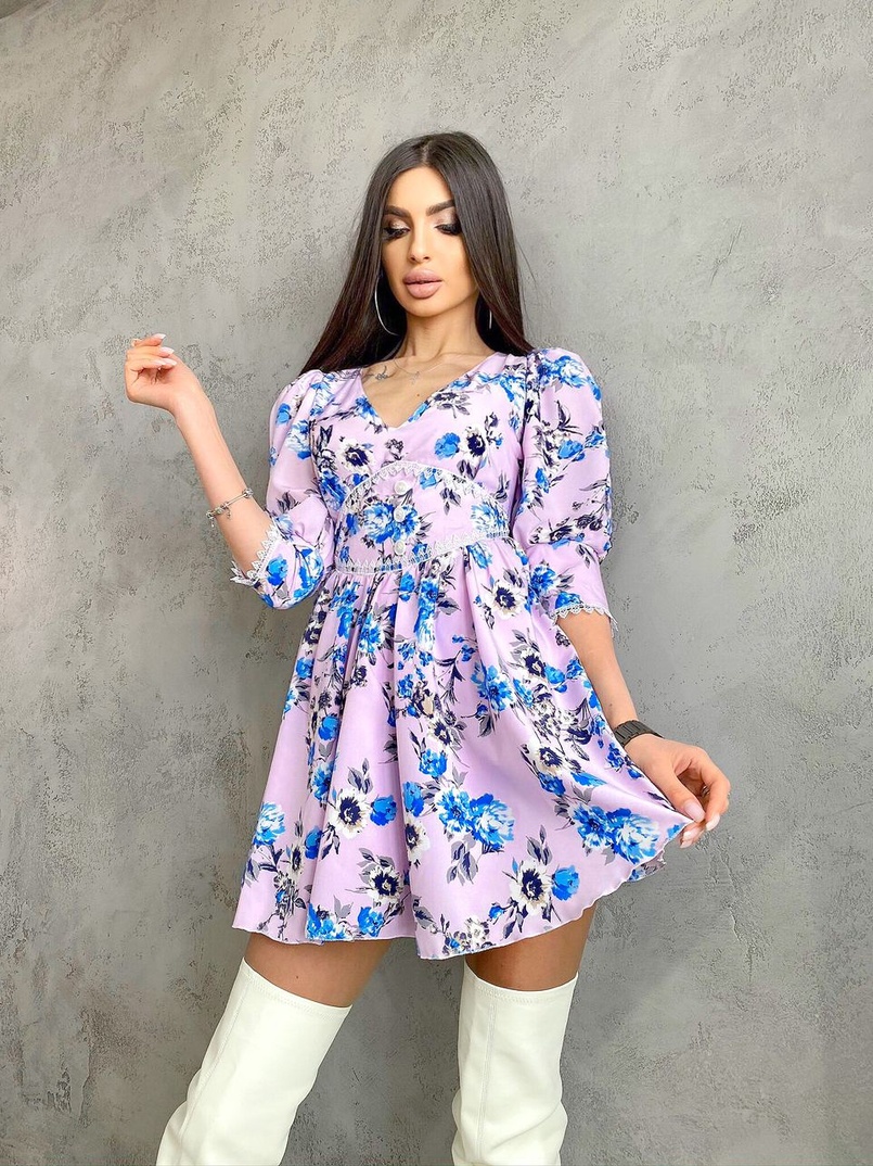 Цветочное платье-мини, декорированное кружевом Цветочное платье-мини, декорированное кружевом | PUSHKA SHOP