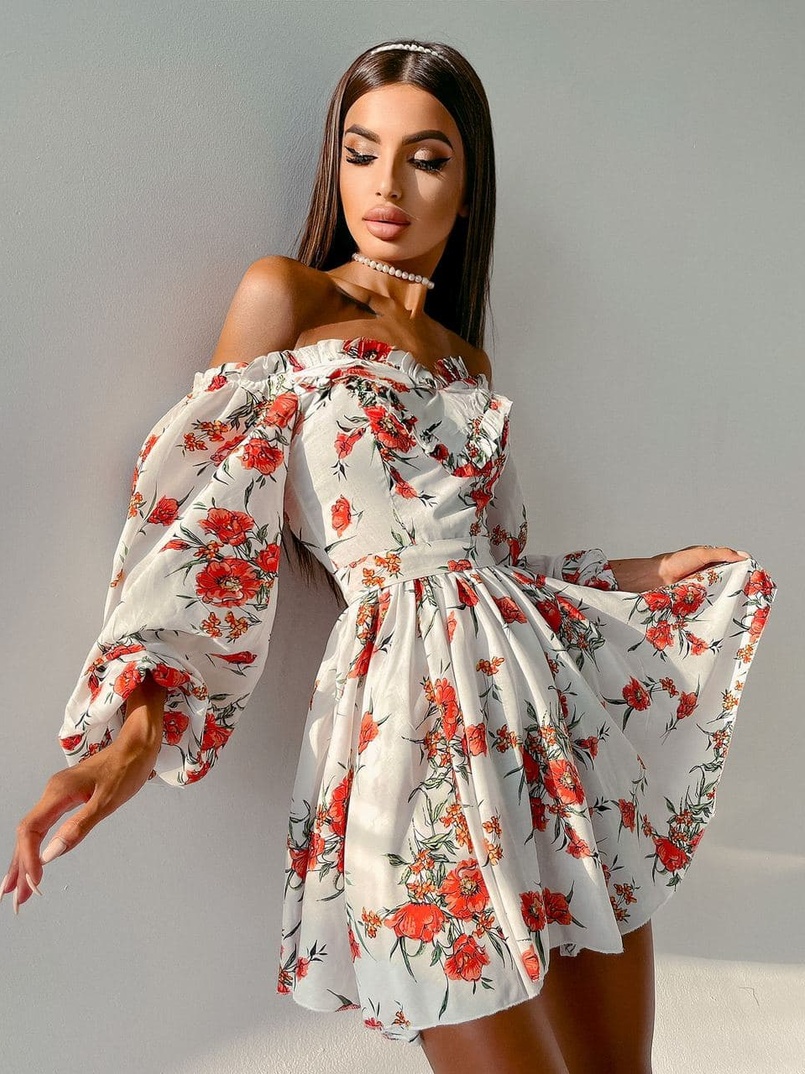 Цветочное платье с пышной юбкой и объемными рукавами Цветочное платье с пышной юбкой и объемными рукавами | PUSHKA SHOP
