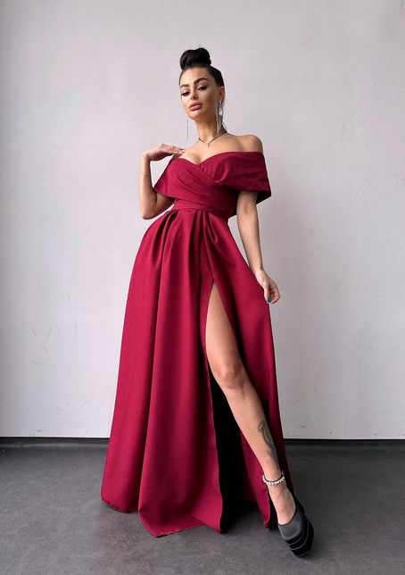 Сукня максі  з відкритими плечима та розрізом на спідниці | PUSHKA SHOP