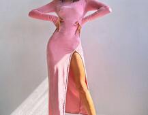 Оксамитова сукня з розрізом, декорована стразами. | PUSHKA SHOP