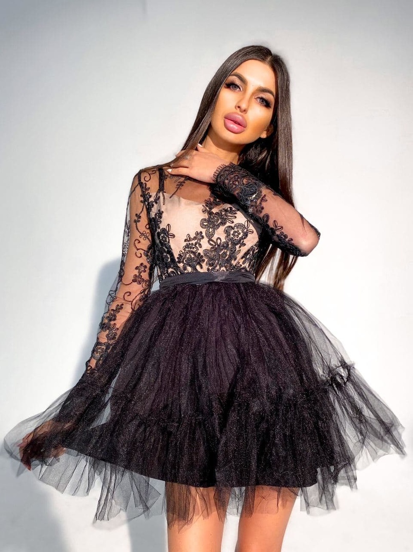 Платье с кружевным верхом и пышной фатиновой юбкой Платье с кружевным верхом и пышной фатиновой юбкой | PUSHKA SHOP