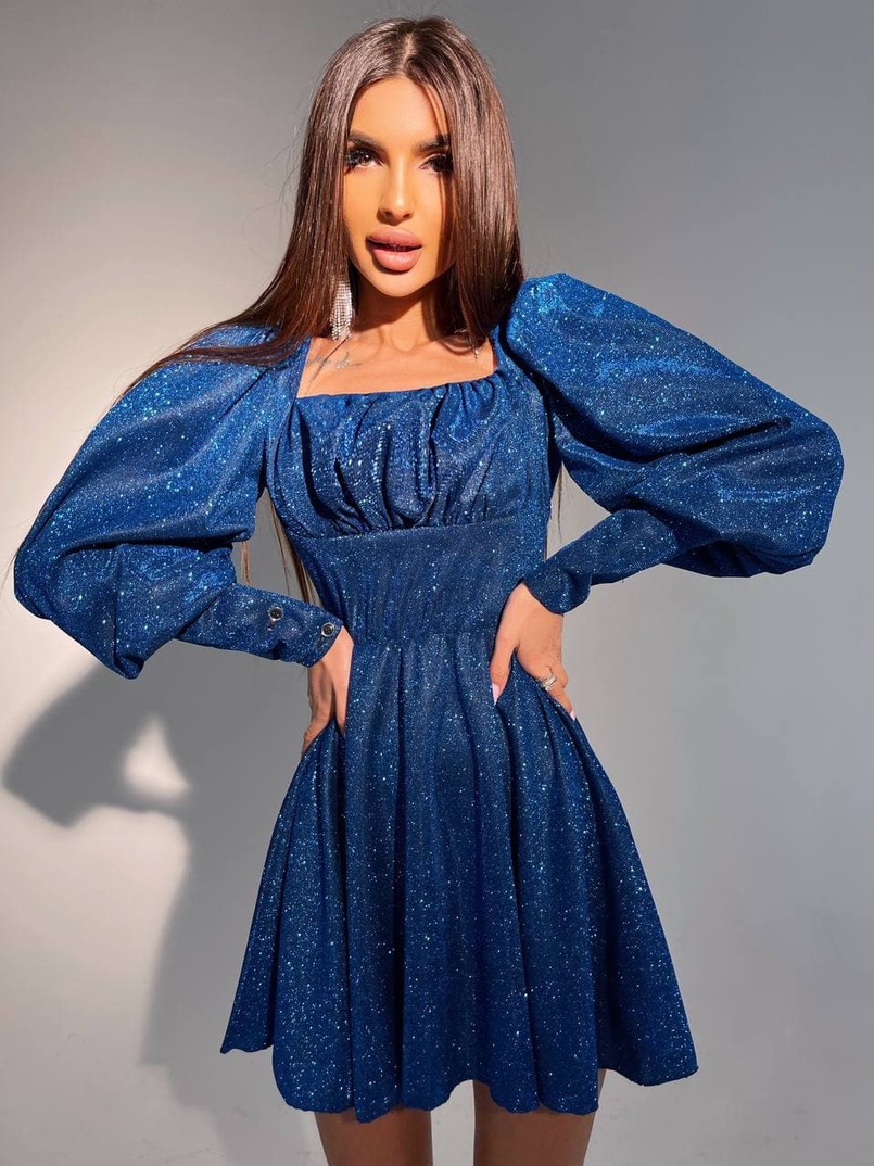 Блестящее платье с объемными рукавами Блестящее платье с объемными рукавами | PUSHKA SHOP