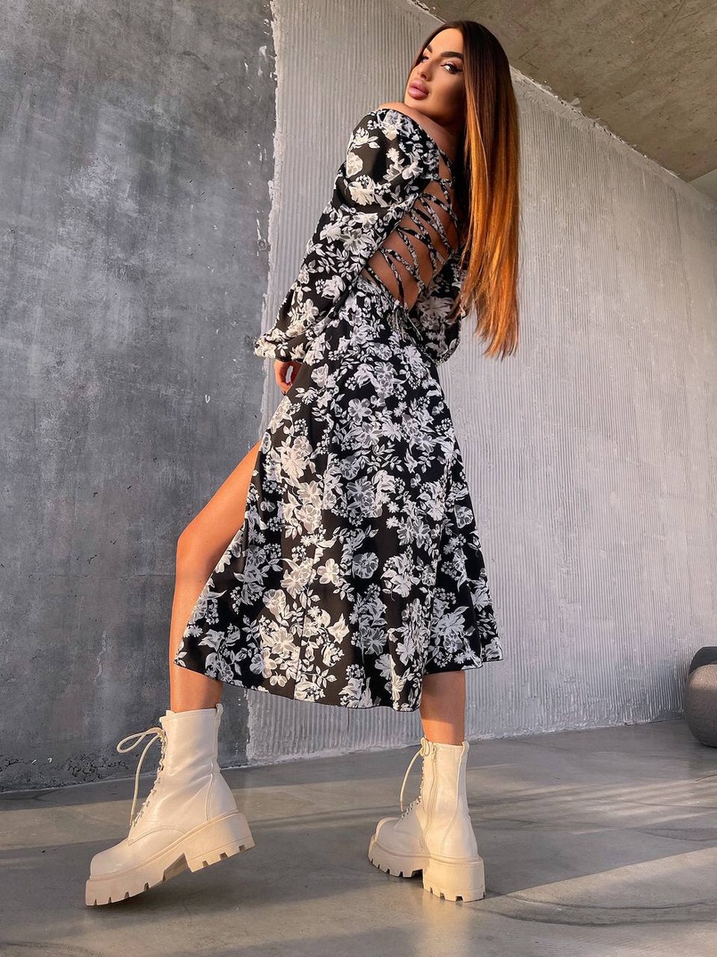 Улюблена сукня-міді зі шнурівкою на спинці та розрізом на ніжці | PUSHKA SHOP