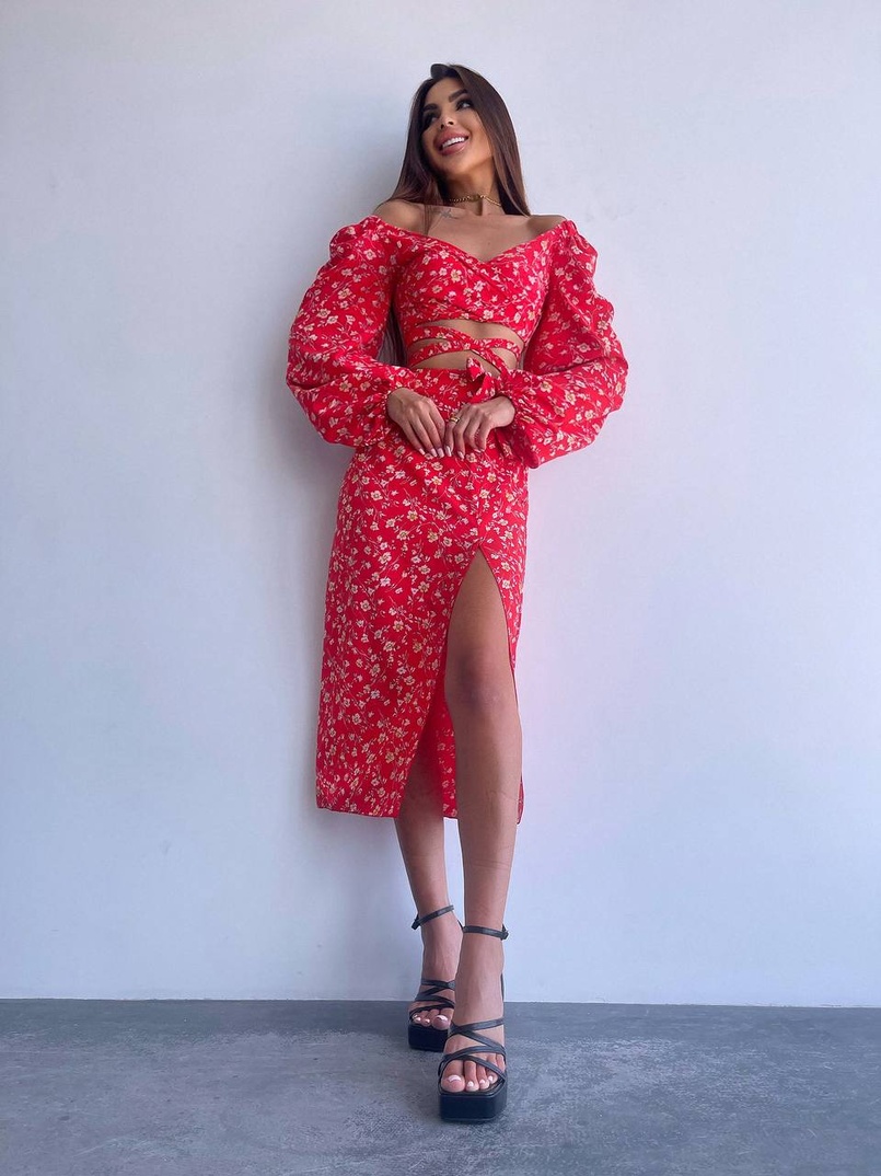 Квітковий комплект: топ із зав'язками на талії + спідниця міді з розрізом Квітковий комплект: топ із зав'язками на талії + спідниця міді з розрізом | PUSHKA SHOP