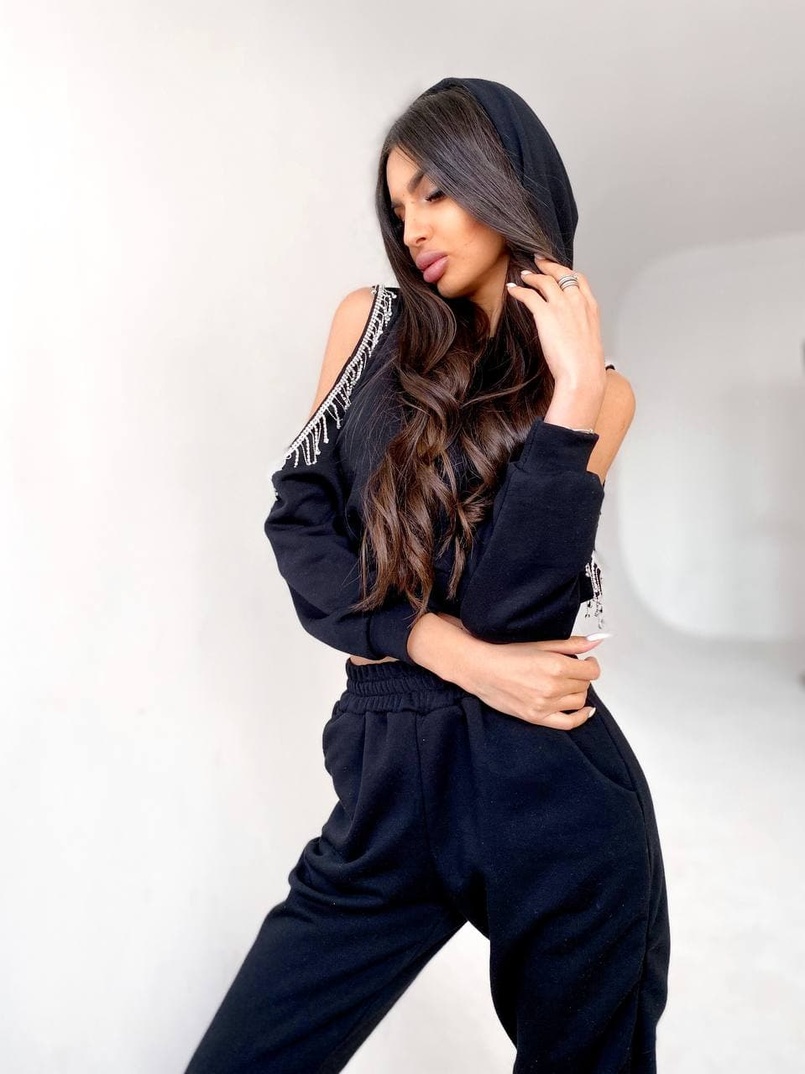 Костюм из качественной турецкой трехнитки, декорированный бахромой со стразами Костюм из качественной турецкой трехнитки, декорированный бахромой со стразами | PUSHKA SHOP