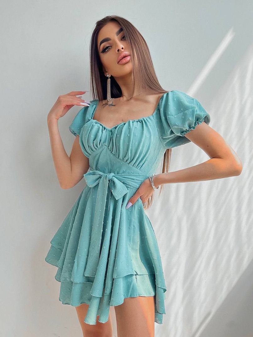 Платье со сборкой на груди и пышной юбкой Платье со сборкой на груди и пышной юбкой | PUSHKA SHOP