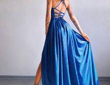 Сяюча сукня максі зі шнурівкою на спинці Сяюча сукня максі зі шнурівкою на спинці | PUSHKA SHOP