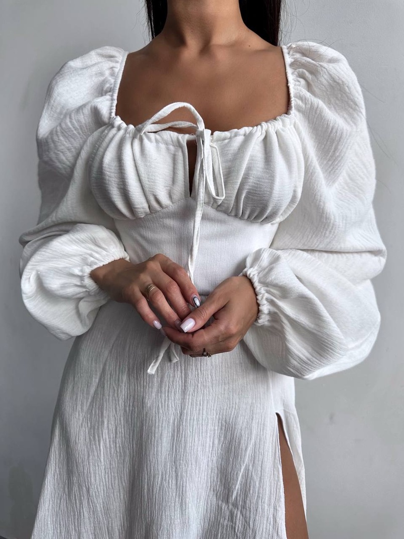 Муслінова сукня -міді з розрізом на ніжці Муслінова сукня -міді з розрізом на ніжці | PUSHKA SHOP