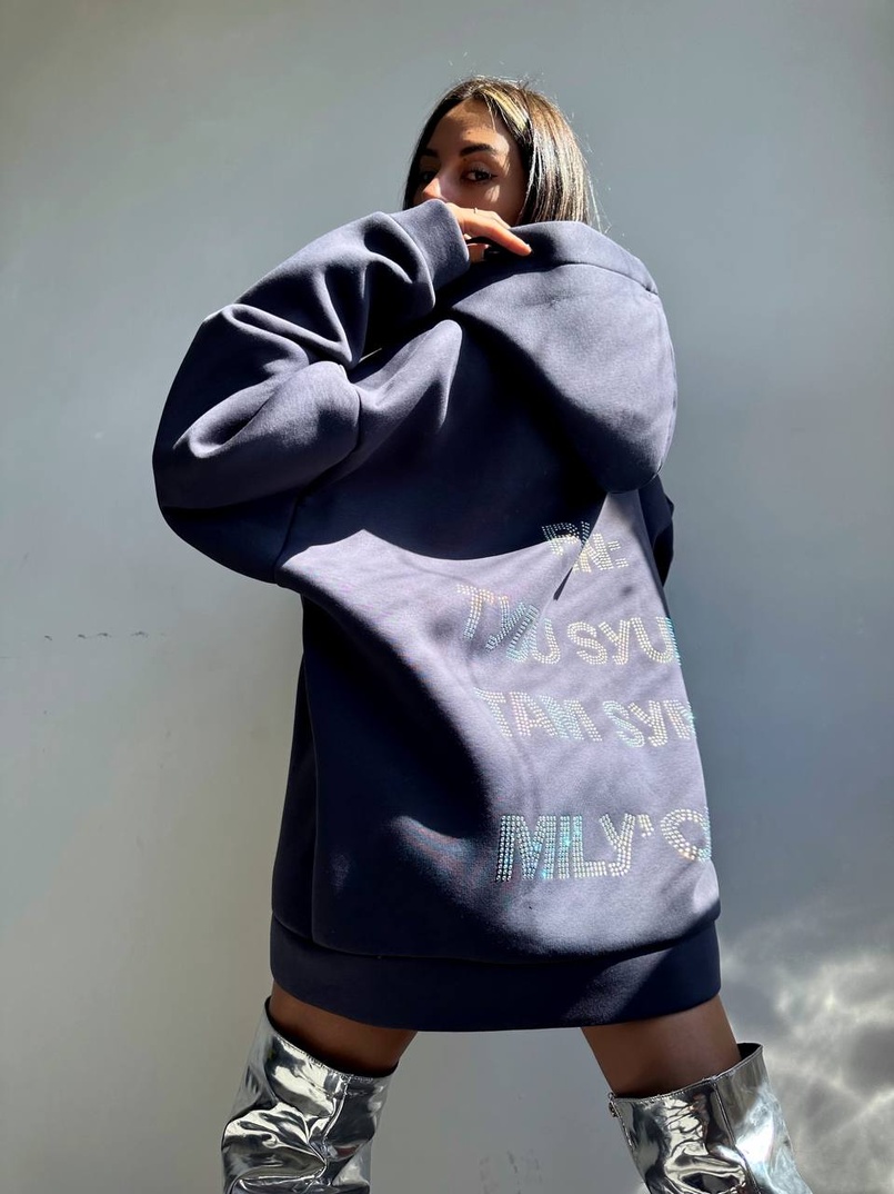 Трендове худі over size із сяючими стразами Трендове худі over size із сяючими стразами | PUSHKA SHOP