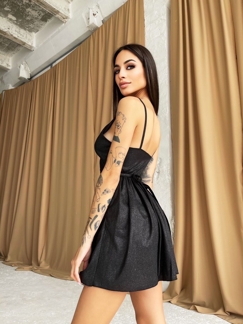 Блестящее платье с пышной юбочкой и завязками на талии  | PUSHKA SHOP