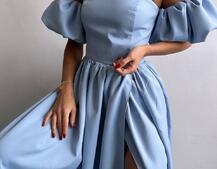 Сукня максі з розрізом на спідниці та об’ємними рукавами Сукня максі з розрізом на спідниці та об’ємними рукавами | PUSHKA SHOP