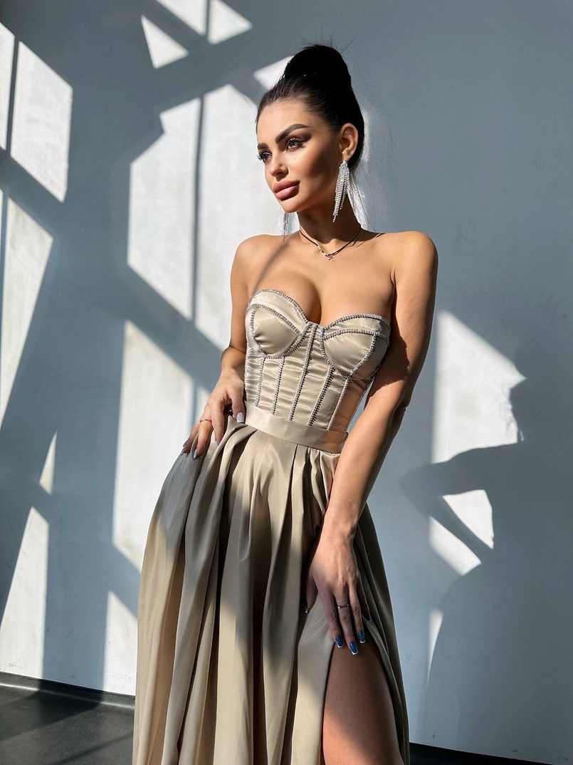 Комплект: корсет-бюстьє , декорований стразами + спідниця максі з розрізом Ручна робота Комплект: корсет-бюстьє , декорований стразами + спідниця максі з розрізом Ручна робота | PUSHKA SHOP