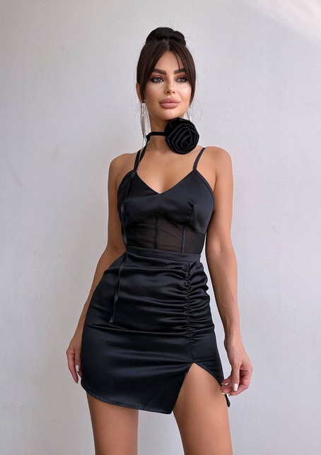 Сукня - міні з драпіруванням та трояндою-чокером | PUSHKA SHOP