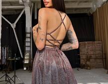 Блестящее платье с пышной юбкой и шнуровкой на спинке  | PUSHKA SHOP