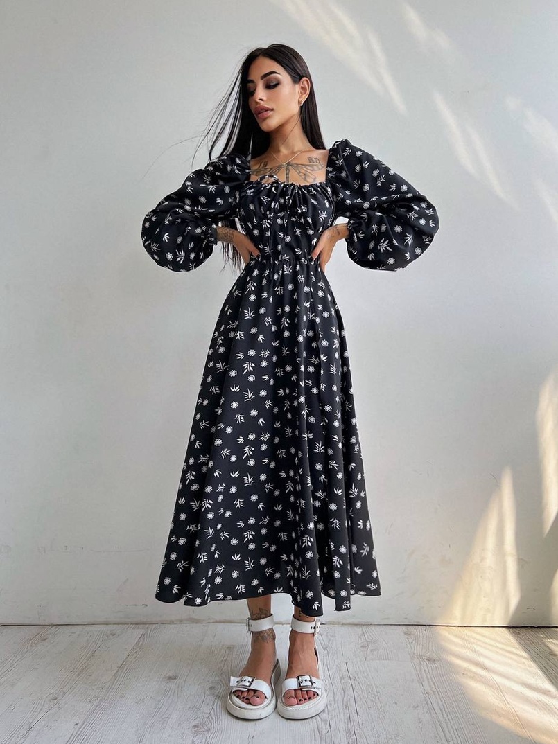 Сукня міді з розрізом на спідниці Сукня міді з розрізом на спідниці | PUSHKA SHOP