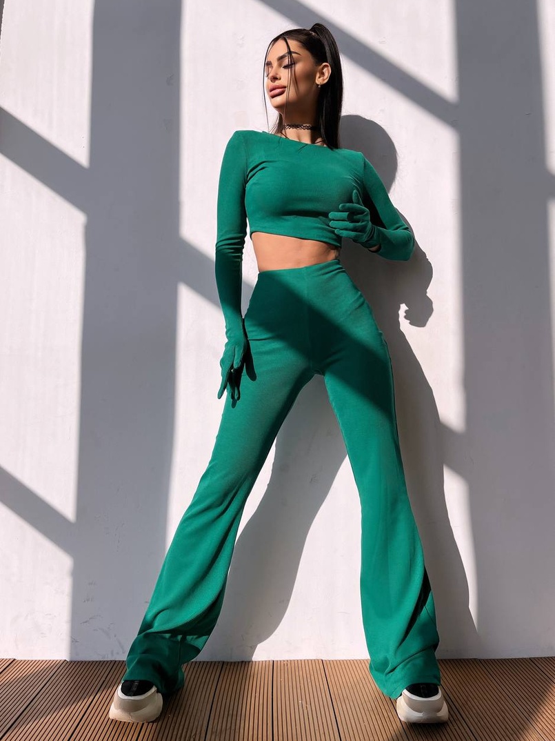 Комплект: штани кльош + топ з рукавичками та прорізами для рук | PUSHKA SHOP