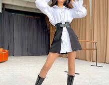 Платье-рубашка с объёмными рукавами, декорированными кружевом и юбка с карманами и элементами из эко-кожи  | PUSHKA SHOP