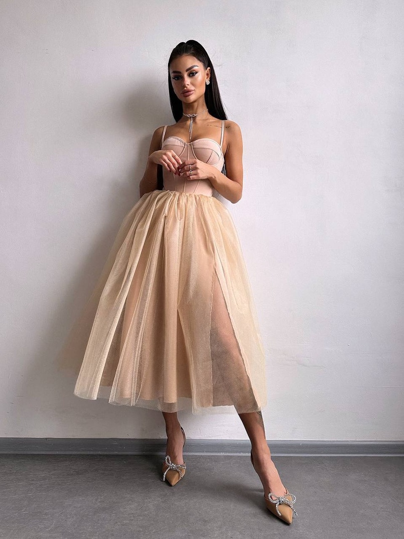 Сукня міді із чашечками з пишною спідницею Сукня міді із чашечками з пишною спідницею | PUSHKA SHOP