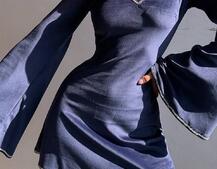 Оксамитова сукня,  декорована стразами з розкльошоними рукавами  | PUSHKA SHOP