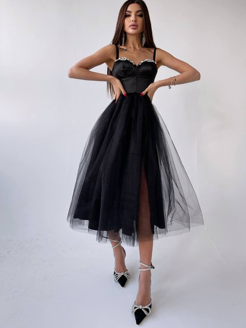 Платье-бюстье с чашечками и пышной юбкой , декорированное стразами Платье-бюстье с чашечками и пышной юбкой , декорированное стразами | PUSHKA SHOP