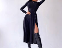 Трикотажное платье миди с разрезом Трикотажное платье миди с разрезом | PUSHKA SHOP