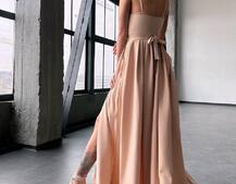 Сукня максі на тонких бретелях з розрізом на спідниці Сукня максі на тонких бретелях з розрізом на спідниці | PUSHKA SHOP