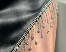 Платье мини, декорированное бахромой из страз Платье мини, декорированное бахромой из страз | PUSHKA SHOP