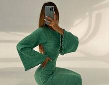 Трикотажна сукня максі з розкльошеними рукавами та відкритою спиною Трикотажна сукня максі з розкльошеними рукавами та відкритою спиною | PUSHKA SHOP