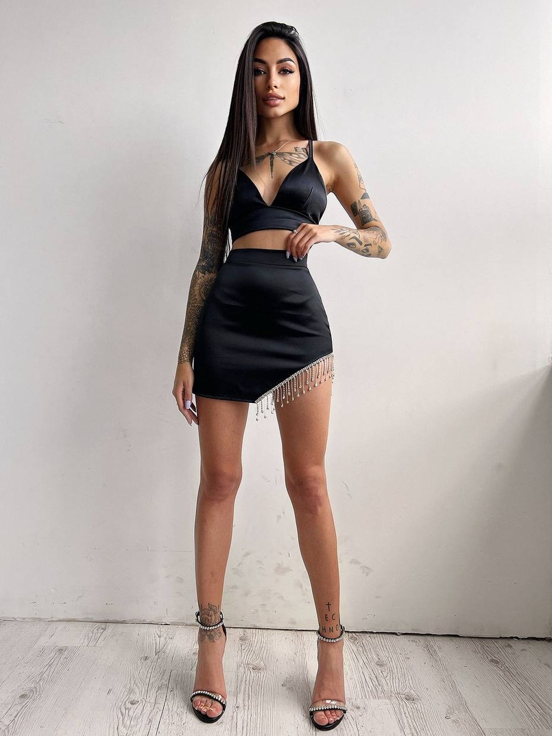 Комплект: топ с чашечками + юбка, декорированным бахромой из страз Комплект: топ с чашечками + юбка, декорированным бахромой из страз | PUSHKA SHOP