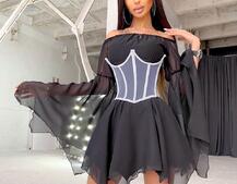 Шифоновое платье ассиметричного кроя с расклешенными рукавами и корсетом декорированный стразами  | PUSHKA SHOP