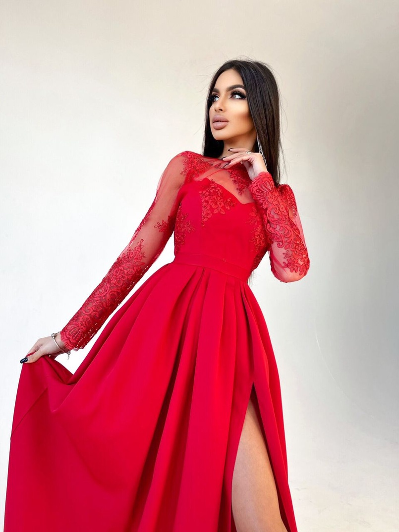 Платье макси с кружевным верхом и разрезом на юбке  | PUSHKA SHOP