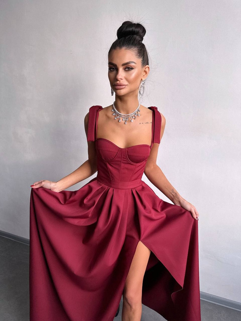 Сукня максі із чашечками та корсетним верхом Сукня максі із чашечками та корсетним верхом | PUSHKA SHOP