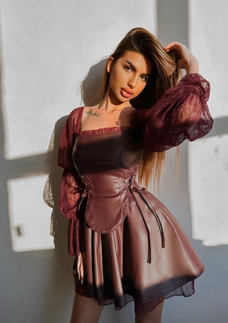 Корсетна сукня з еко-шкіри з мереживними рукавами | PUSHKA SHOP