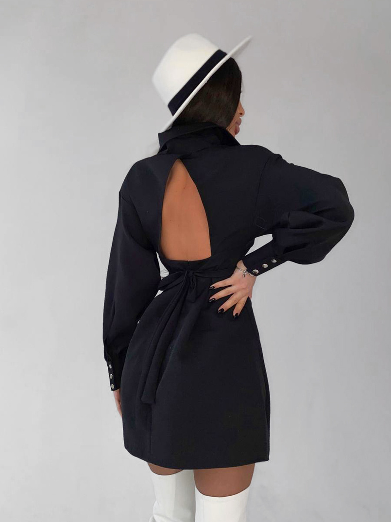 Приталенное платье-рубашка на кнопках с открытой спиной Приталенное платье-рубашка на кнопках с открытой спиной | PUSHKA SHOP