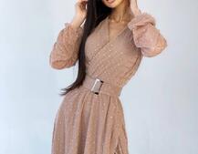 Платье миди с запахом на груди и разрезом на юбке Платье миди с запахом на груди и разрезом на юбке | PUSHKA SHOP