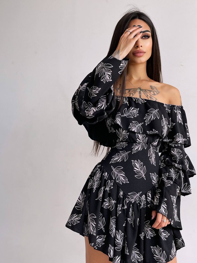 Сукня з асиметричною спідницею та воланами Сукня з асиметричною спідницею та воланами | PUSHKA SHOP