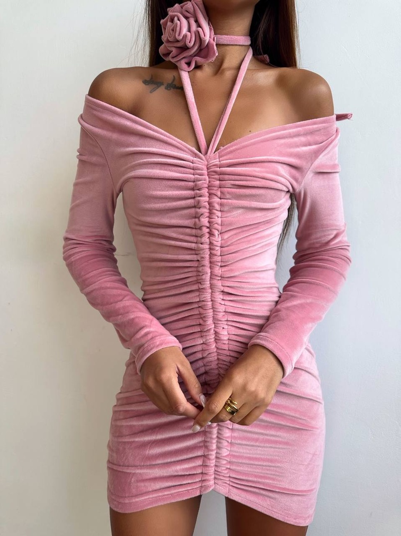 Оксамитова сукня  із зав'язкою на шию з трояндою Оксамитова сукня  із зав'язкою на шию з трояндою | PUSHKA SHOP