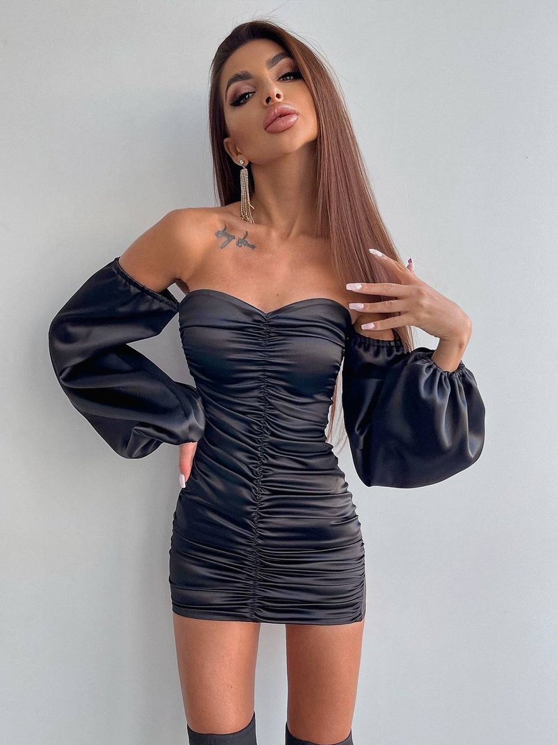 Атласна сукня з драпіруванням Атласна сукня з драпіруванням | PUSHKA SHOP