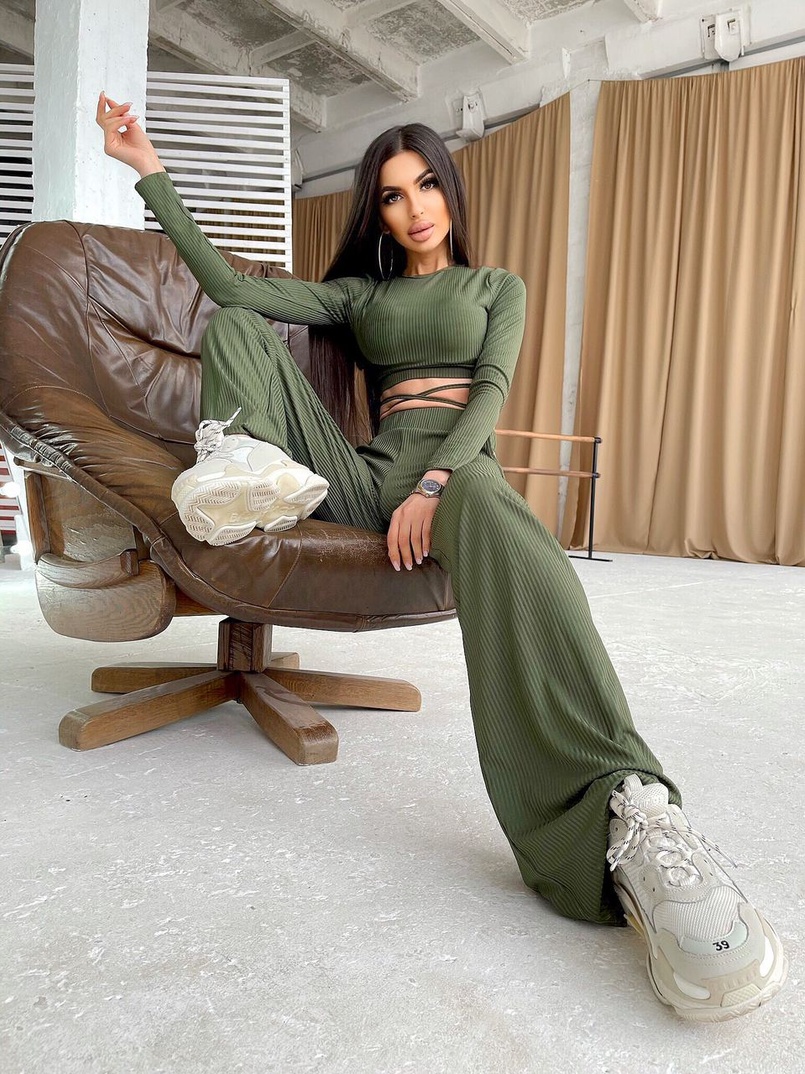 Трикотажный костюм с расклешенными брюками   Трикотажный костюм с расклешенными брюками   | PUSHKA SHOP