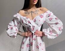 Цветочное платье-миди с разрезом и объемными рукавами Цветочное платье-миди с разрезом и объемными рукавами | PUSHKA SHOP