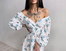 Цветочное платье-миди с разрезом и объемными рукавами Цветочное платье-миди с разрезом и объемными рукавами | PUSHKA SHOP