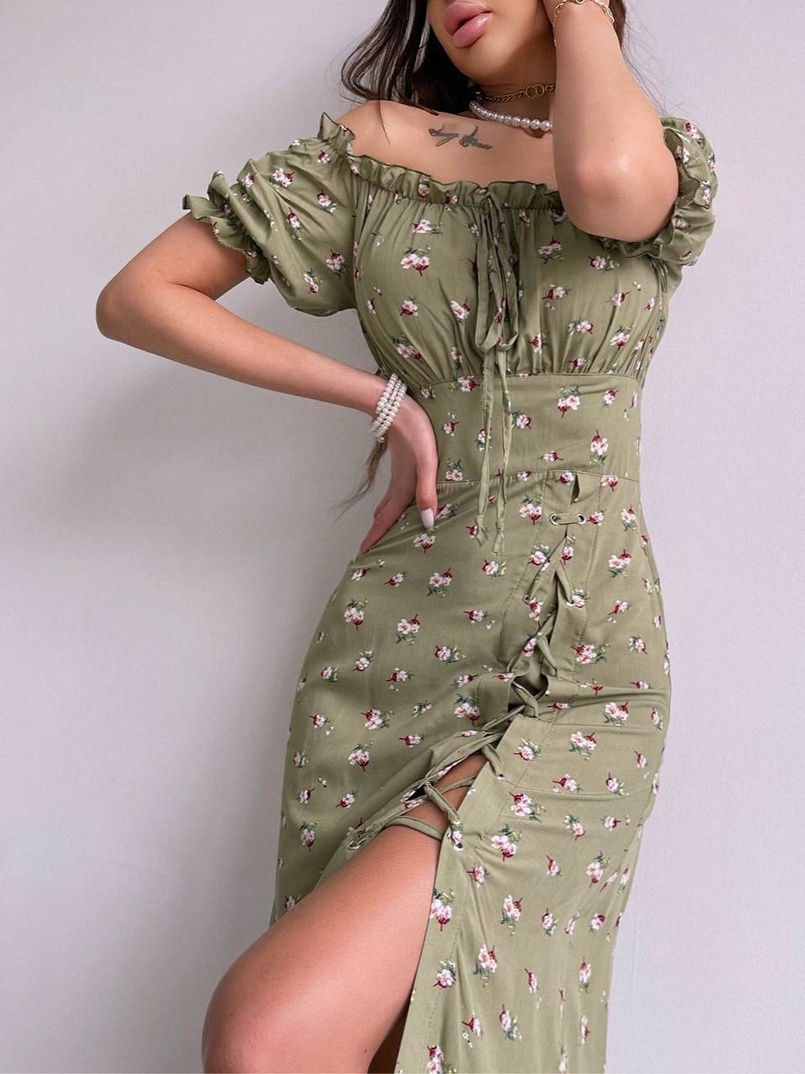 Квіткова сукня з воланами та шнуровкою на ніжці Квіткова сукня з воланами та шнуровкою на ніжці | PUSHKA SHOP