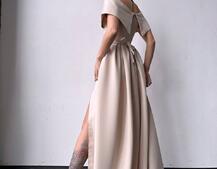 Сукня максі  з відкритими плечима та розрізом на спідниці Сукня максі  з відкритими плечима та розрізом на спідниці | PUSHKA SHOP